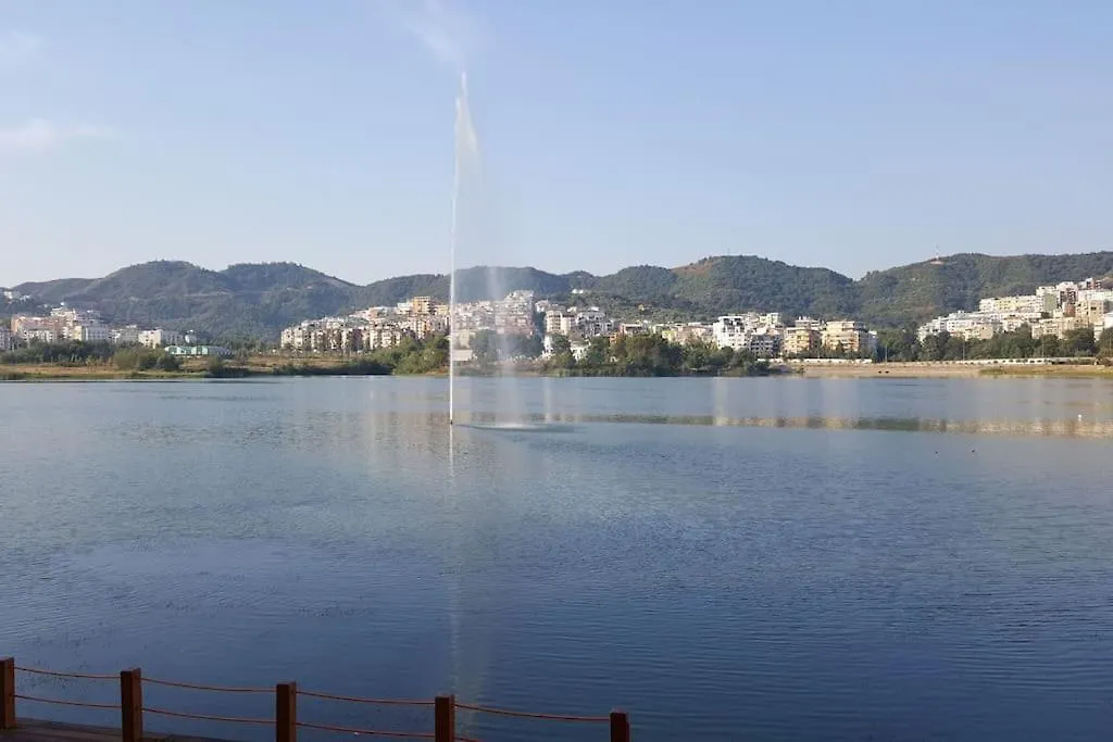 Elida Central Studio Apartment Tirana